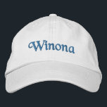 Winona Personalisiert bestickte Baseballkappe / Ha<br><div class="desc">Winona Name auf individualisierbare bestickte Baseball Cap / Baseballhut in blau,  von 369MyName. ... ... ... ...  Unsere personalisierten Produkte sind so konzipiert,  dass Sie den Text leicht ändern können... ... ... .</div>