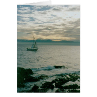 Winter-Abends-Segel auf der Pazifikküste