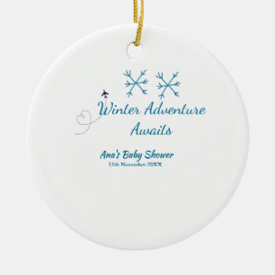Winter-Abenteuer erwartet Babyparty blaue Schneefl Keramik Ornament