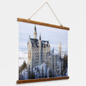 Winter auf Schloss Neuschwanstein, Deutschland Bay Wandteppich Mit Holzrahmen (Gewinkelt)