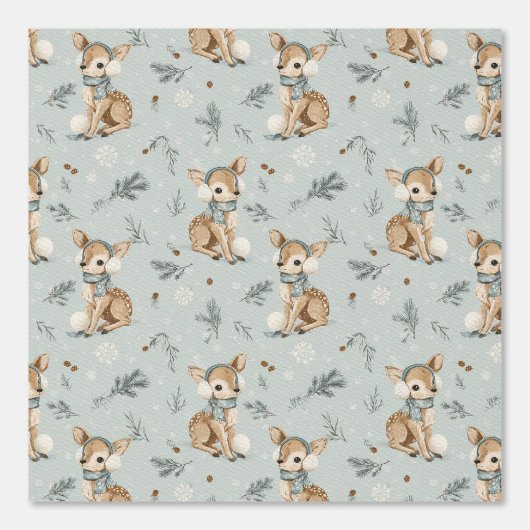 Winter Baby Deer with Earmuffs Snowflakes and Pine Tapete (Vorderseite)