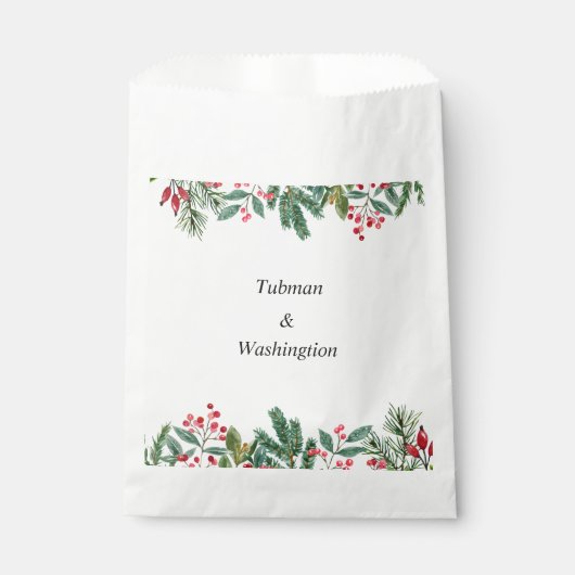 Winter Berries Pine Cone Grüne Hochzeit Geschenktütchen (Vorderseite)