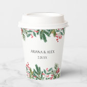 Winter Berries Pine Cone Grüne Hochzeit Pappbecher (Vorderseite)