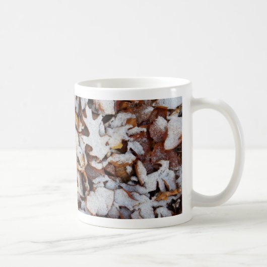 Winter-Blätter in SchneeNatur Kaffeetasse (Rechts)