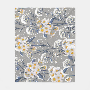 Winter Blossom: zartes Blumenmuster Fleecedecke