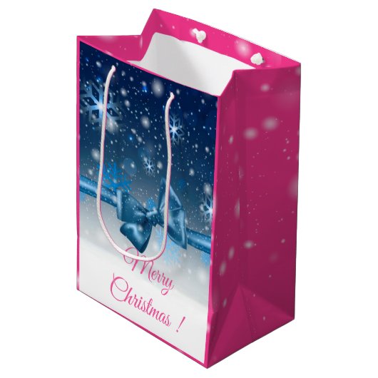 Winter Blue Mittlere Geschenktüte (Vorderseite Schrägansicht)