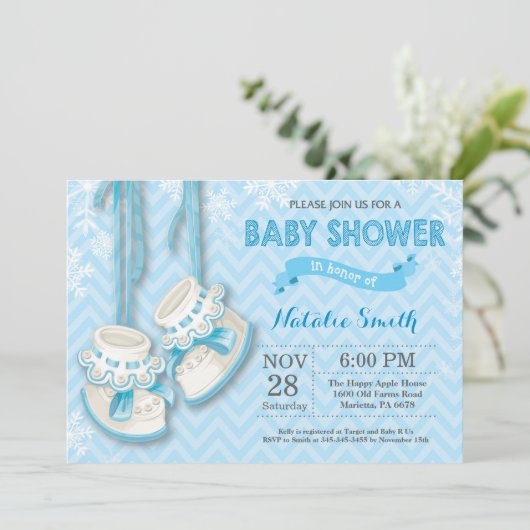 Winter Blue Shoes Boy Baby Dusche Einladung (Stehend Vorderseite)
