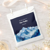 Winter Blue White Snowy Mountains Brautparty Geschenktütchen (Ausgeschnitten)