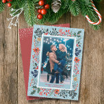 Winter Blume Schnee Weihnachten Foto<br><div class="desc">Schnee und stilvolle, moderne Aquarellwinters-Blume - Poinsettias, Beeren und Blätter umgeben Ihr liebstes Foto auf diesen Weihnachtsfotokarten. Ändern Sie das Sprichwort, ändern Sie die Schriftart, Schriftart Farben, auch die Hintergrundfarbe! Fügen Sie mit dem CUSTOMIZE-Link weitere Fotos oder weitere Details auf der Rückseite hinzu. Wählen Sie Matte für das schwerste Papier....</div>