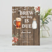 Winter Brew before Baby is Due Wood Baby Shower Einladung (Stehend Vorderseite)