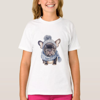 Winter Bulldog Baby in blauer Mütze und Schal T-Shirt