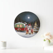 Winter Bulldog Caravan Weihnachtsabenteuer Große Wanduhr (Zuhause)