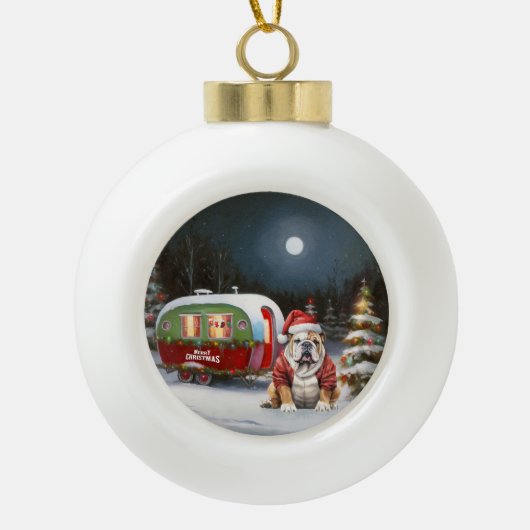Winter Bulldog Caravan Weihnachtsabenteuer Keramik Kugel-Ornament (Vorderseite)