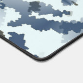 Winter Camouflage OtterBox iPhone Case Schreibtischunterlage (Ecke)