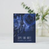 Winter Chic Floral Blue Rose Save the Date kühl Ankündigungspostkarte (Stehend Vorderseite)
