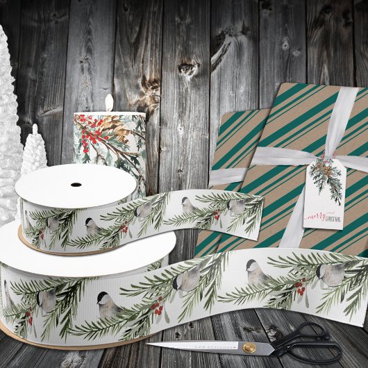 Winter-Chickadeweine auf der Spruce Branch Holiday Ripsband