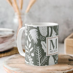 Winter Christmas Folies Familie Monogram Green Kaffeetasse<br><div class="desc">Individuell gestaltete mit Monogramm Kaffee-/Teezubereiter-Tasse mit festlichem Weihnachtsfoliendesign.</div>