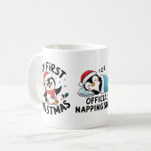 Winter Christmas Penguin Adventure in Snowy Wonder Kaffeetasse (Vorderseite Links)