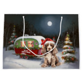 Winter Cocker Spanisch Caravan Weihnachtsabenteuer Große Geschenktüte (Vorderseite)