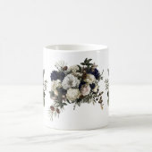 Winter Conifer Floral Cream Magnolia Peony Rose Kaffeetasse (Mittel)