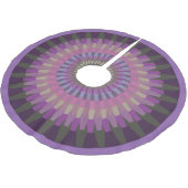 Winter Dahlia in warmen Farben des Lila Abends Fleece Weihnachtsbaumdecke (Schrägansicht)