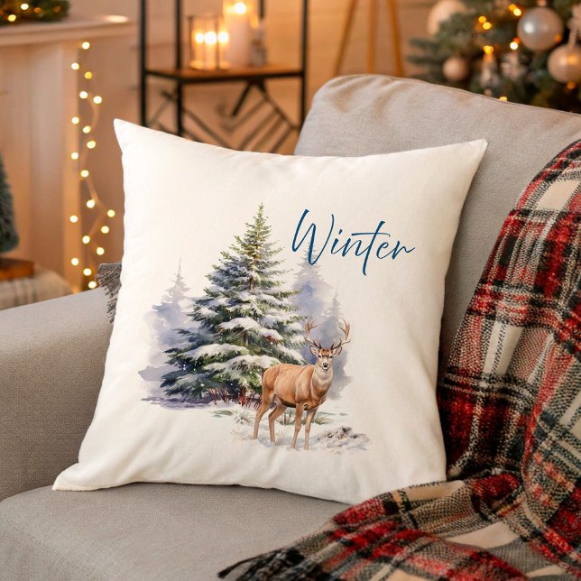 Winter Deer in Snowy Forest Kissen (Winter Deer in Snowy Forest Throw Pillow)