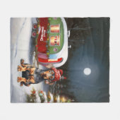 Winter Doberman Caravan Weihnachtsabenteuer Fleecedecke (Vorderseite (Horizontal))