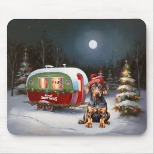Winter-Dobermann-Karawanen-Weihnachtsabenteuer Mousepad