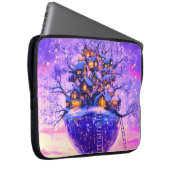 Winter Fantasy Snowy Tree Village Landscape Laptopschutzhülle (Vorne Rechts)