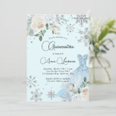 Winter Floral Light Blue und Silver Quinceanera Einladung (Stehend Vorderseite)