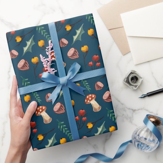 Winter Foraging Mushroom Geschenkpapier (Schenken)