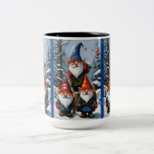 Winter Forest Gnomes Zweifarbige Tasse (Mittel)