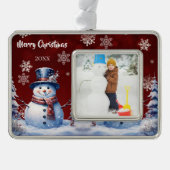 Winter Forest Snowman Foto | Rot Rahmen-Ornament Silber (Vorderseite)