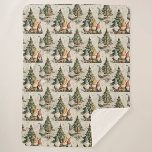 Winter Gnomes With Lit Christmas Tree Sherpadecke (Vorderseite)