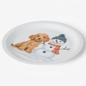 Winter Goldendoodle Hund Süßer Schneemann Pappteller (Schrägansicht)