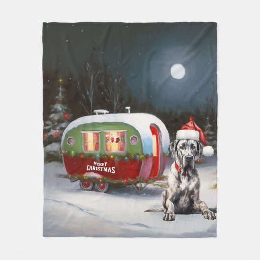 Winter Great Dane Caravan Weihnachtsabenteuer Fleecedecke (Vorderseite)