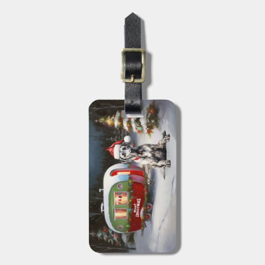 Winter Great Dane Caravan Weihnachtsabenteuer Gepäckanhänger (Vorderseite vertikal)