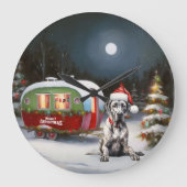 Winter Great Dane Caravan Weihnachtsabenteuer Große Wanduhr (Vorderseite)