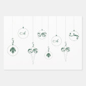 Winter Green Christmas Monogram Bauble Ornaments Geschenkpapier Set (Vorderseite)