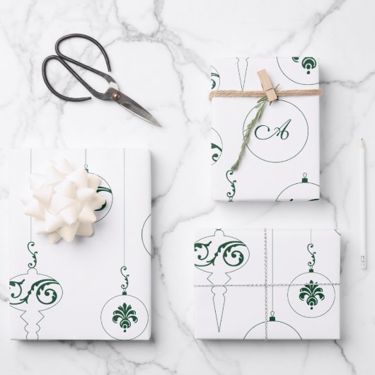 Winter Green Christmas Monogram Bauble Ornaments Geschenkpapier Set (Vorderseite)