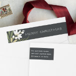 Winter Greenery | Ferien-Rücksendeadresse<br><div class="desc">Elegante botanische Wrapper-Rücksendeadressen-Aufkleber für Ihre Ferienkarten oder den alltäglichen Briefwechsel mit einer reichen Holzkohle vor schwarzem Hintergrund mit grünen botanischen Flecken, Blattwerk, Blätter und weißer Lilie der Tal-Blume. Fügen Sie eine benutzerdefinierte Urlaubsnachricht auf die Rückseite und Ihre Rücksendeadresse auf den vorderen Umschlag. Entworfen, um unsere Winter Greenery Ferienkollektion zu passen....</div>