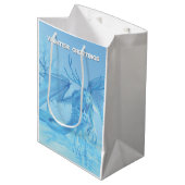 Winter Greetings. Ice dragon with antlers Mittlere Geschenktüte (Vorderseite Schrägansicht)