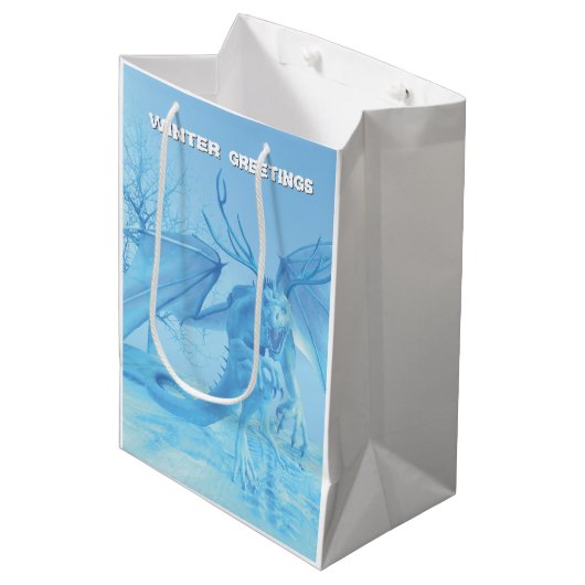 Winter Greetings. Ice dragon with antlers Mittlere Geschenktüte (Vorderseite Schrägansicht)