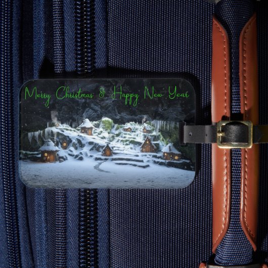 Winter Haven of the Hidden Folk Gepäckanhänger (Vorderseite Insitu 4)