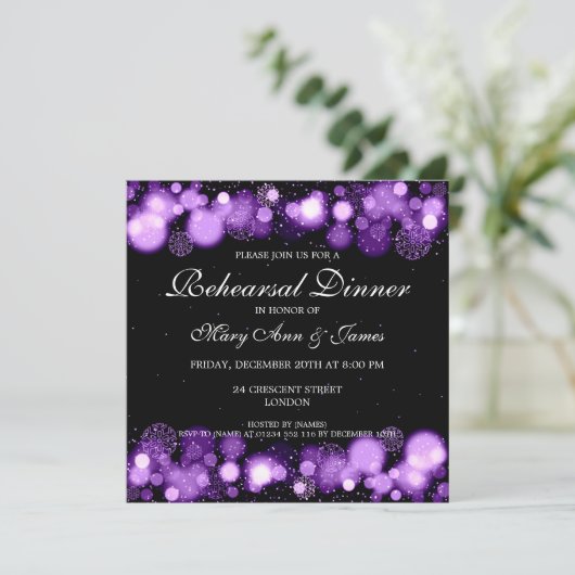 Winter-Hochzeits-Proben-Abendessen-lila Lichter Einladung (Stehend Vorderseite)