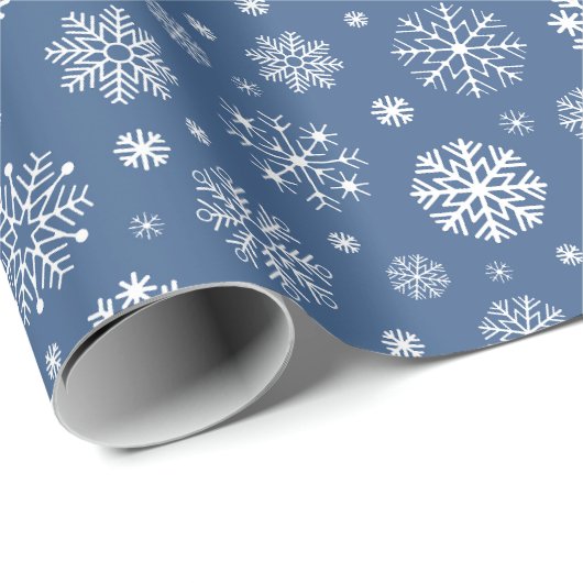 Winter Holiday Gift Wrap with Classic Snow Pattern Geschenkpapier (Rolleneckpunkt)