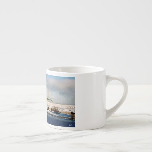 Winter in der Espresso-Tasse Mackinac Bridge Espressotasse (Rechts)
