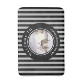 Winter in Neuengland Weihnachts Schwarzer grauer K Badematte (Vorderseite Vertikal)