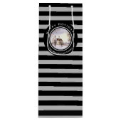 Winter in Neuengland Weihnachts Schwarzer grauer K Geschenktüte Für Weinflaschen (Vorderseite)