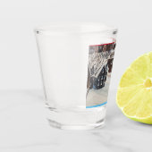 Winter in sieben Sprachen geschrieben Schnapsglas (Links)